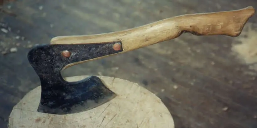 How to make an ax with your own hands