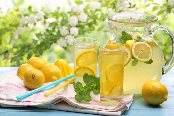 How to make lemonade at home from lemon