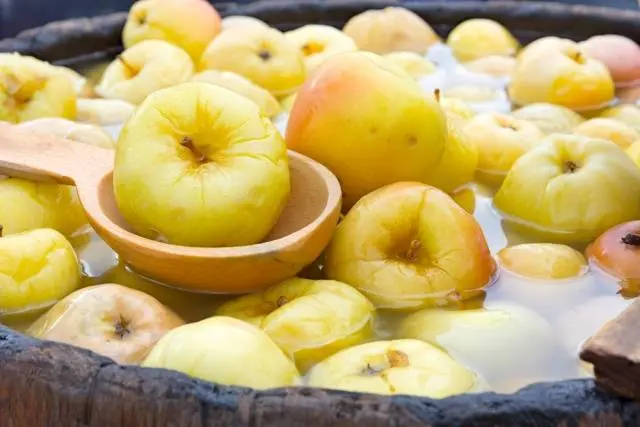 How to make pickled apples