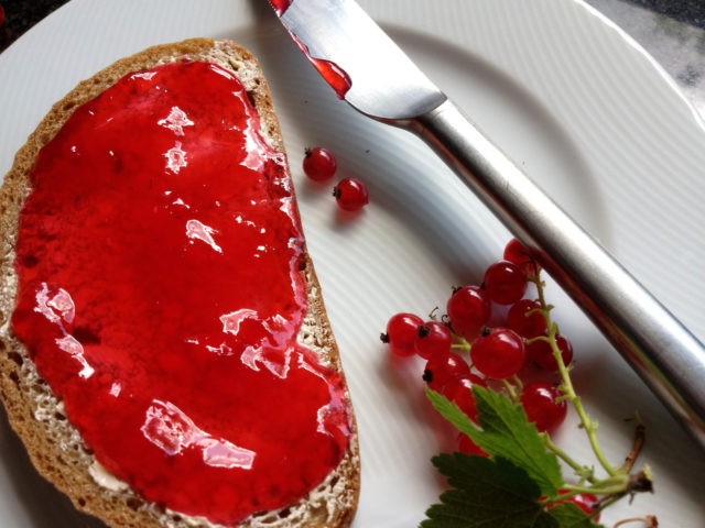 How to make redcurrant jelly: simple recipes