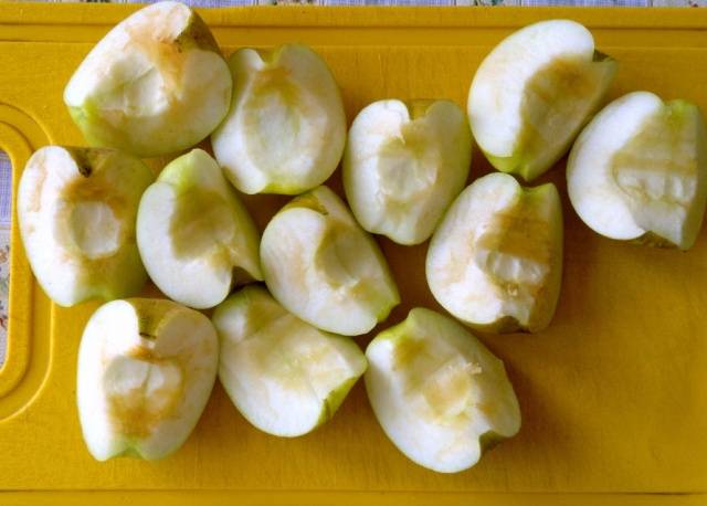 How to make tkemali from apples for the winter