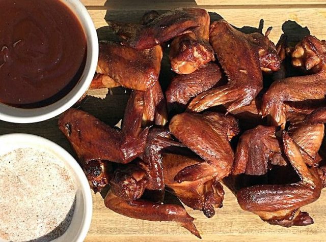 How to marinate chicken wings for hot and cold smoking: recipes for marinades and brines