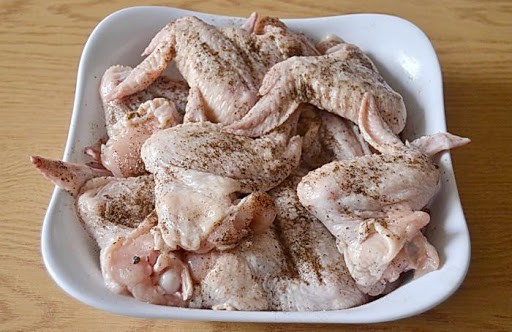 How to marinate chicken wings for hot and cold smoking: recipes for marinades and brines