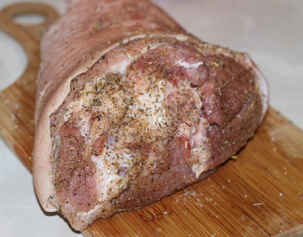 How to marinate pork knuckle for smoking: hot, cold