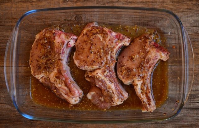 How to marinate pork knuckle for smoking: hot, cold