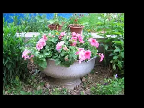 How to paint flower beds from tires yourself