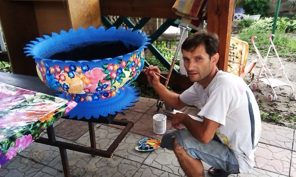 How to paint flower beds from tires yourself