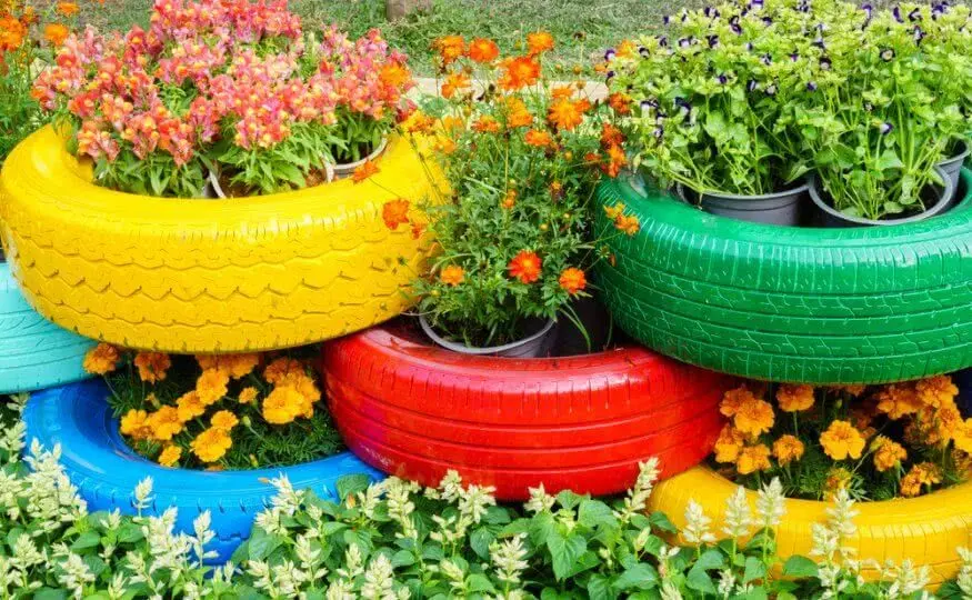 How to paint flower beds from tires yourself