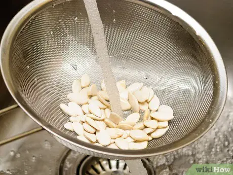 How to peel pumpkin seeds at home