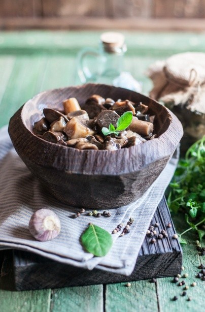 How to pickle boletus and boletus: recipes for the winter