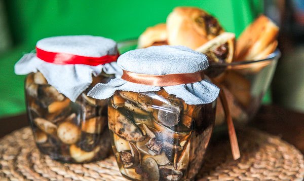 How to pickle boletus and boletus: recipes for the winter