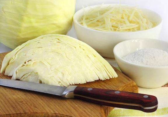 How to pickle cabbage quickly and tasty in a saucepan