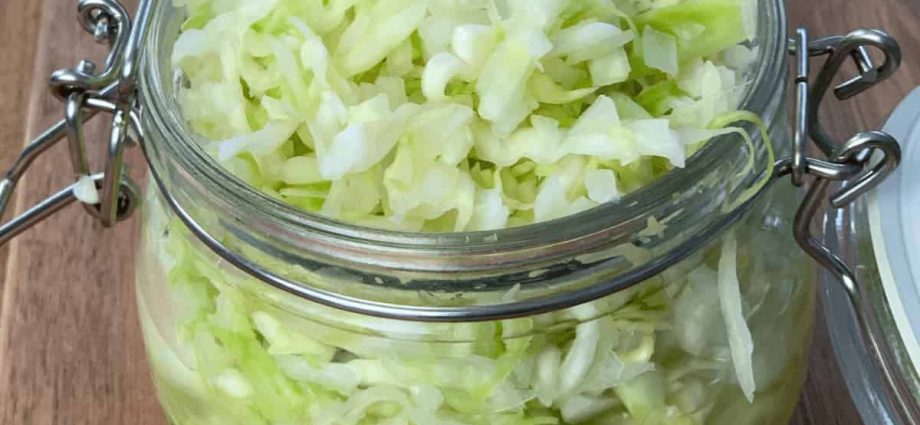 How to pickle cabbage so that it is crispy