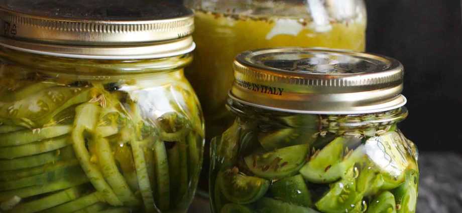 How to pickle green tomatoes