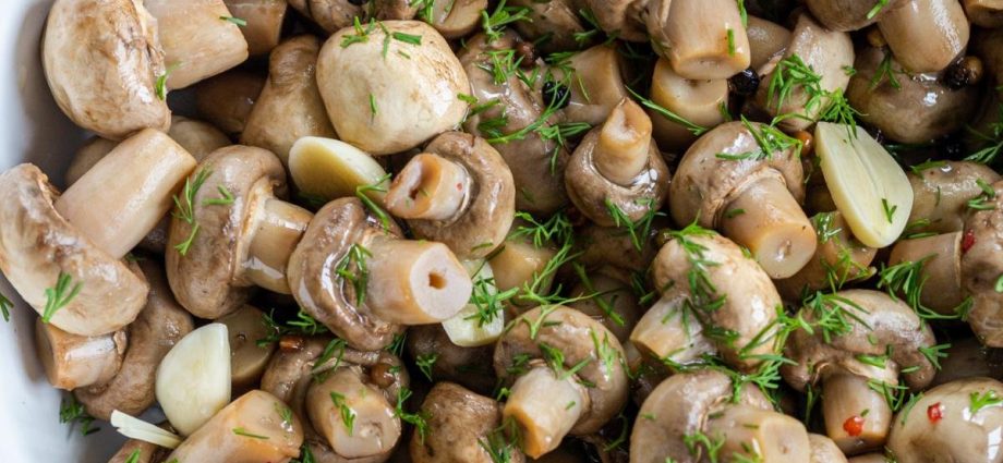 How to pickle mushrooms