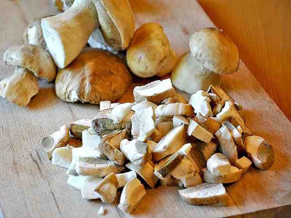 How to pickle mushrooms: step-by-step recipes for pickling mushrooms, milk mushrooms, mushrooms, porcini mushrooms in a hot and cold way for the winter