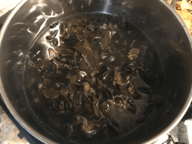 How to pickle mushrooms umbrellas: recipes and shelf life