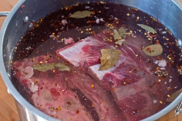 How to pickle pork ribs for smoking: recipes for marinades and brines