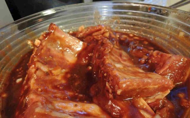 How to pickle pork ribs for smoking: recipes for marinades and brines