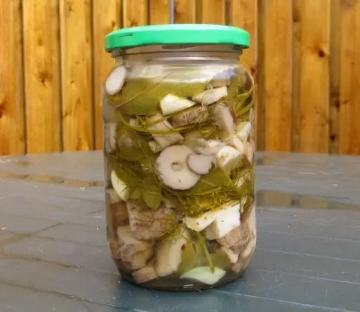 How to pickle volnushki in a hot way: recipes for cooking for the winter