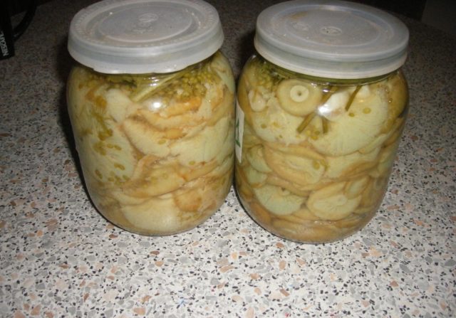 How to pickle waves for the winter: simple and tasty recipes with photos