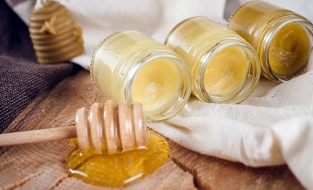 How to prepare propolis ointment at home