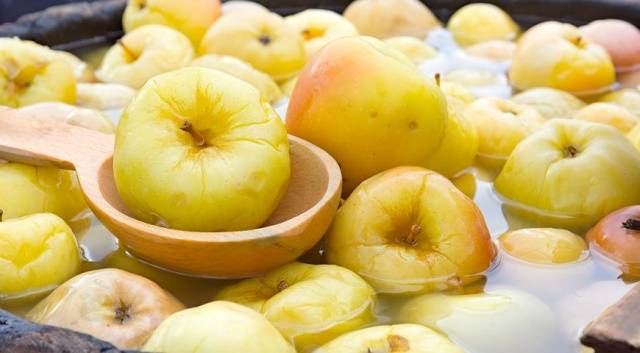 How to quickly make pickled apples