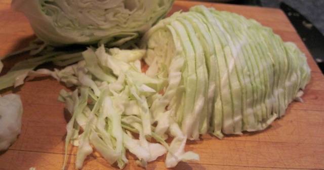 How to quickly pickle cabbage without vinegar