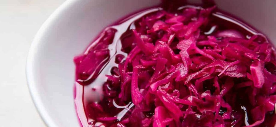 How to quickly pickle cabbage without vinegar