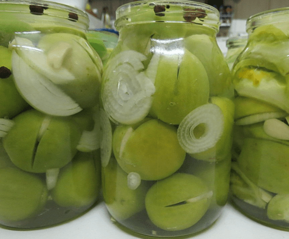 How to Quickly Pickle Green Tomatoes