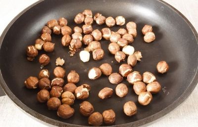 How to Roast Hazelnuts