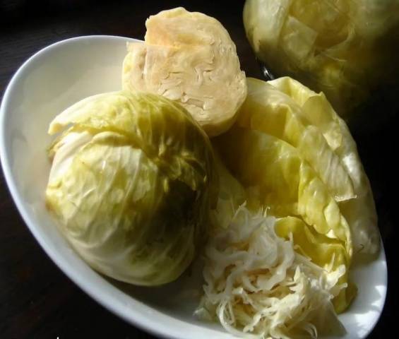 How to salt cabbage in a barrel for the winter