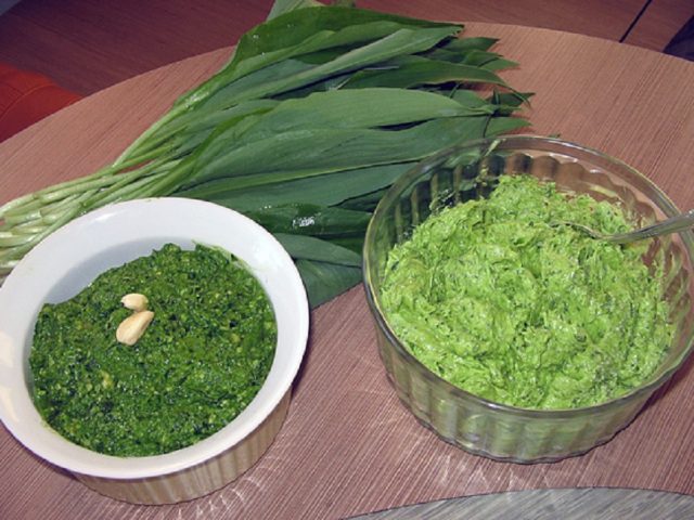 How to salt wild garlic