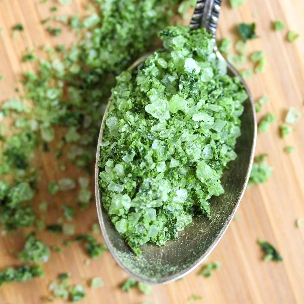 How to salt wild garlic