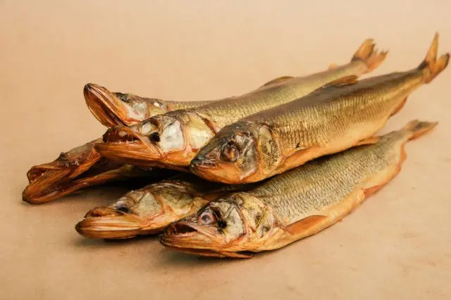 How to smoke hot, cold smoked smelt