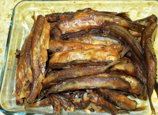 How to smoke hot, cold smoked smelt