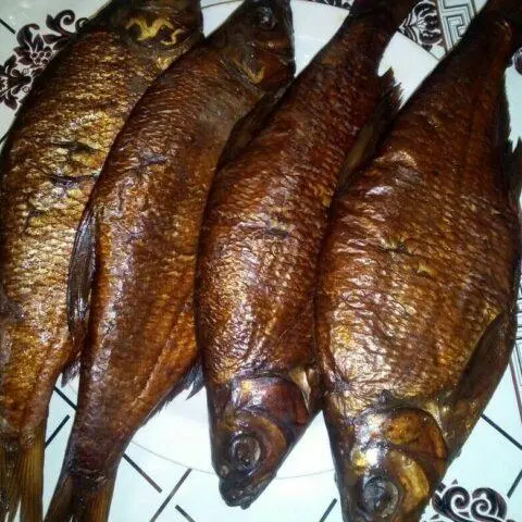 How to smoke hot smoked bream: in the smokehouse, in the oven, photo, calorie content