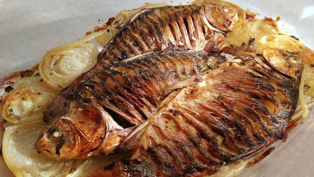 How to smoke hot-smoked crucian carp in a smokehouse, at home