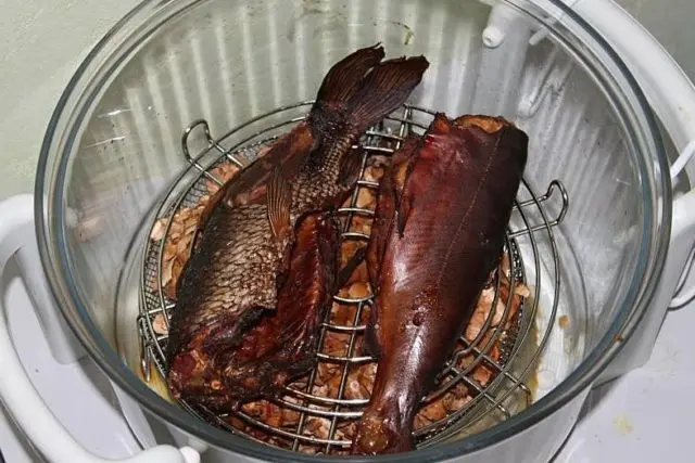 How to smoke hot smoked trout at home