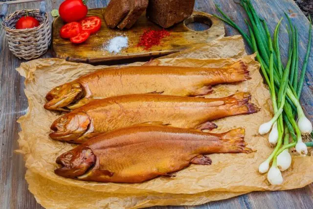 How to smoke hot smoked trout at home