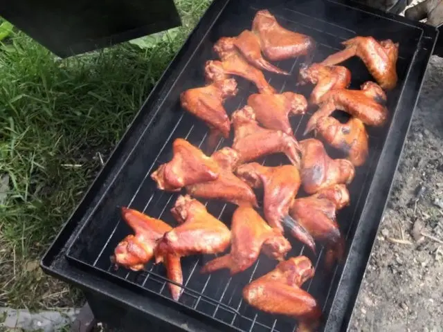 How to smoke wings in a hot smoked smokehouse at home