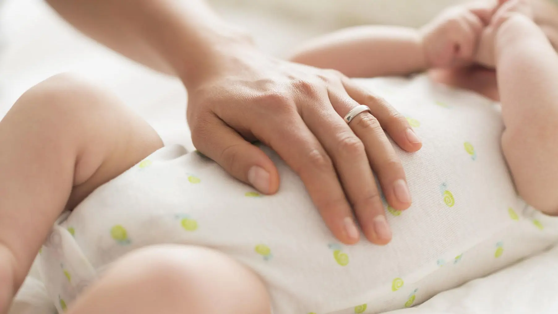 How to soothe your baby&#8217;s digestive problems? Practical tips for parents