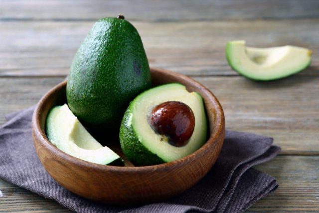 How to speed up the ripening of avocados at home