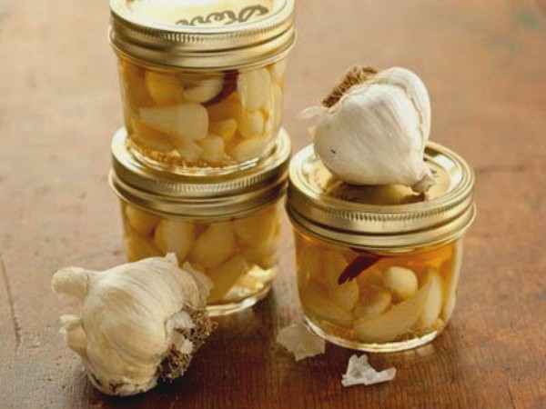 How to store garlic in a city apartment: ways