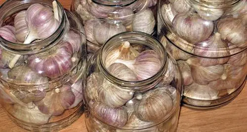 How to store garlic in a jar 