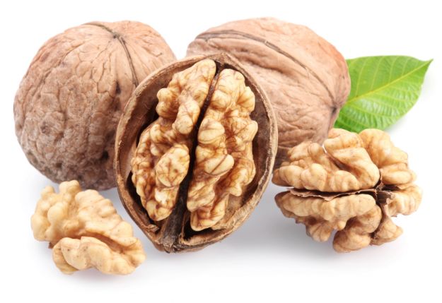 How to store shelled walnuts so that the kernels do not spoil