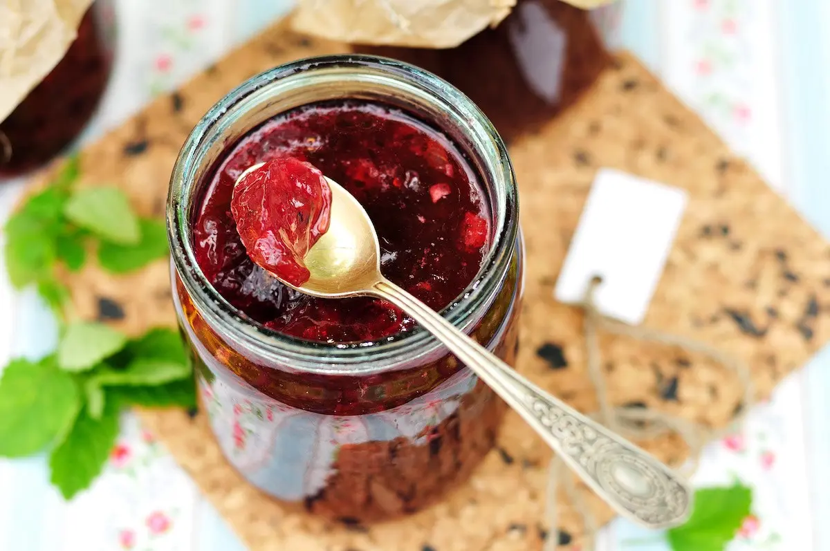 How to thicken filling jam: how to thicken liquid baking jam with starch flour thickener