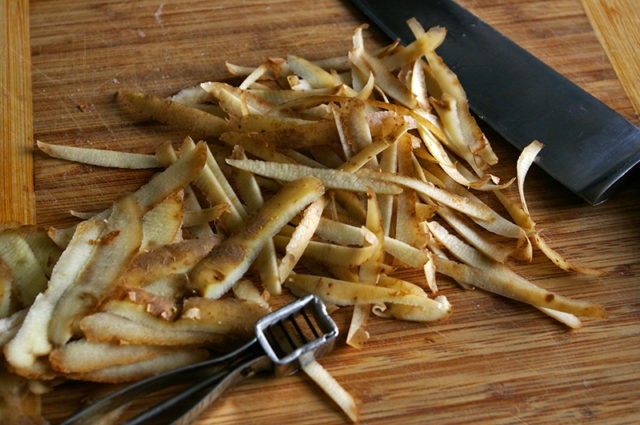 How to use potato peels as a fertilizer: for which plants, for flowers