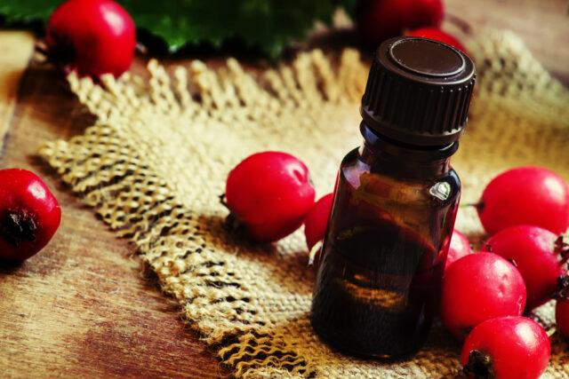 How to use rosehip oil: for the face from wrinkles, acne, reviews