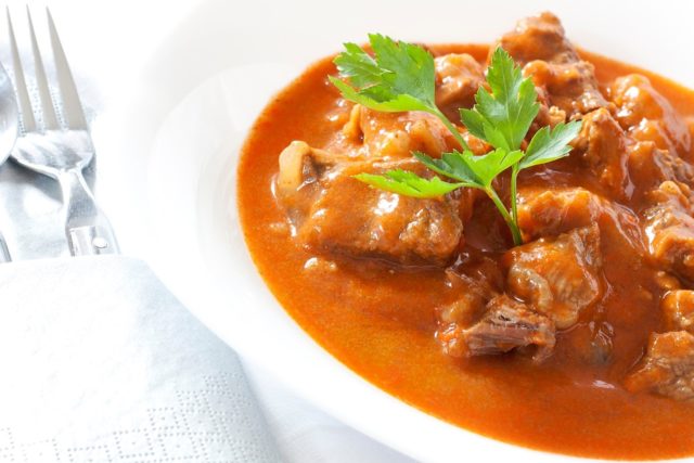 Hungarian pork goulash: step by step recipes with photos